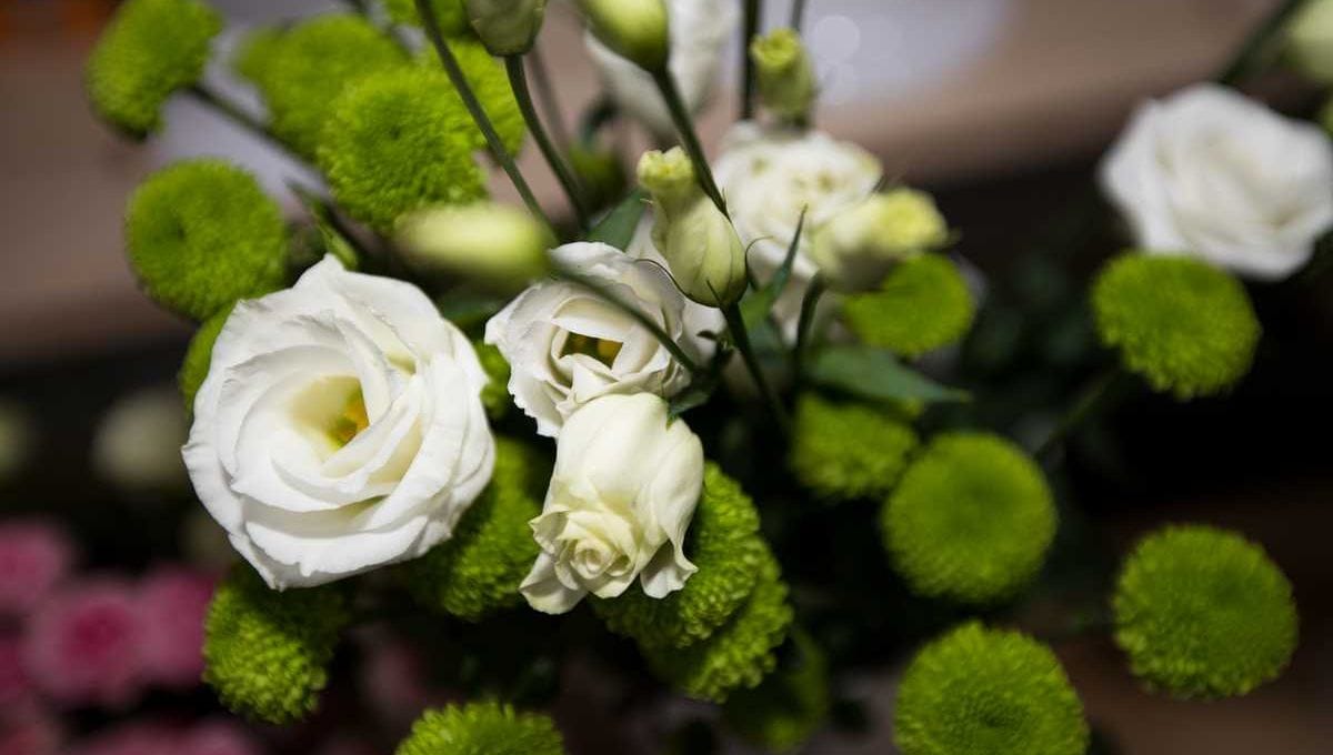 Вкусные букеты из колбасы, фруктов, конфет - изображение 11