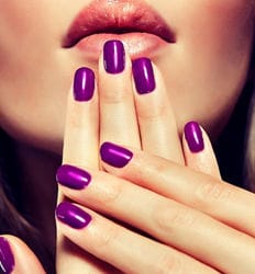 Встречайте лето с белоснежной улыбкой! Косметическое отбеливание зубов «White&Smile» со скидкой до 40%