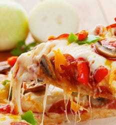 Продолжаем лакомиться вкусными роллами и пиццей от «Primavera» со скидкой 50%!