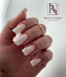 Маникюр, педикюр и обучение в студии «Royal Nails» со скидкой до 36%