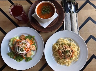 Комплексные обеды с доставкой в кафе Маруся со скидкой до 30%!