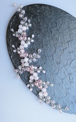 Свадебные прически, макияж, букеты