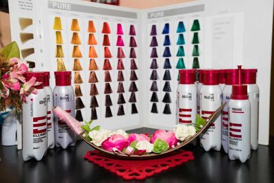 Кератиновое выпрямление волос, окрашивание, стрижки, услуги для бровей и ресниц в салоне «Венеция» со скидкой до 71%! Кератиновое выпрямление волос, окрашивание, стрижки, услуги для бровей и ресниц в салоне «Венеция» со скидкой до 71%!