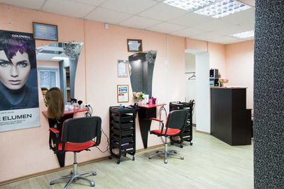 Кератиновое выпрямление волос, окрашивание, стрижки, услуги для бровей и ресниц в салоне «Венеция» со скидкой до 71%! Кератиновое выпрямление волос, окрашивание, стрижки, услуги для бровей и ресниц в салоне «Венеция» со скидкой до 71%!