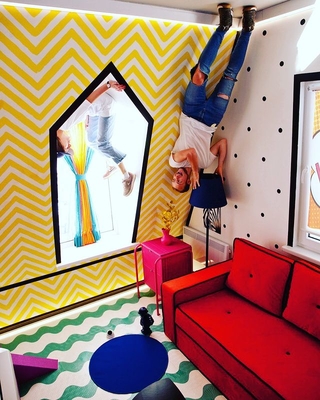 Перевёрнутый дом