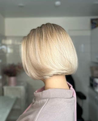 В салоне красоты «VENERA» для Вас окрашивание волос, ногти, брови и восхитительный макияж со скидкой до 50%