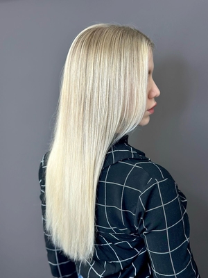 В салоне красоты «VENERA» для Вас окрашивание волос, ногти, брови и восхитительный макияж со скидкой до 50%