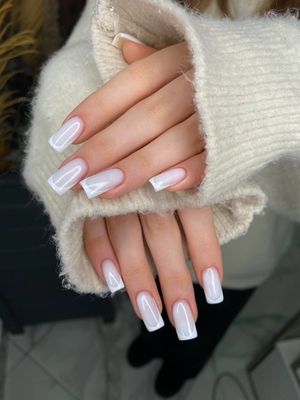 Услуги для волос, бровей и ногтей по новому адресу от салона красоты «MY IRIS» со скидками до 40%