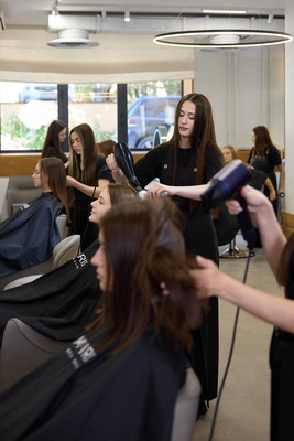 Услуги для волос, бровей и ногтей по новому адресу от салона красоты «MY IRIS» со скидками до 40%