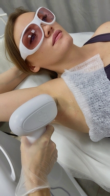 Лазерная эпиляция - гладкость, достойная королевы в студии эстетики тела «EPI QUEEN» со скидкой до 72% 