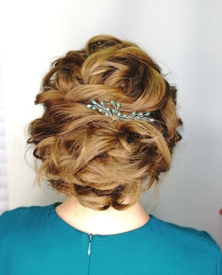 Свадебные прически, макияж, букеты