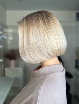 В салоне красоты «VENERA» для Вас окрашивание волос, ногти, брови и восхитительный макияж со скидкой до 50%