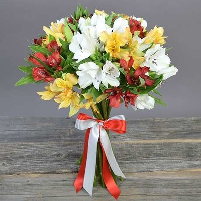 Свадебные прически, макияж, букеты