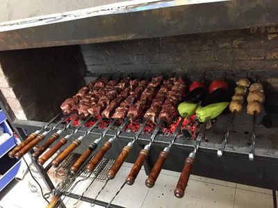 Служба доставки Ламаджо доставит сочный, ароматный шашлык и другие блюда с мангала со скидкой 50%!