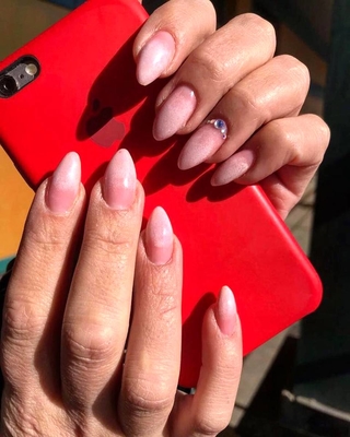 Здоровые и красивые волосы,маникюр, брови в салоне Anis'se со скидкой до 60%!