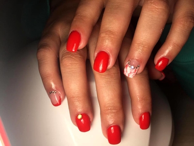 Здоровые и красивые волосы,маникюр, брови в салоне Anis'se со скидкой до 60%!