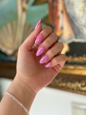 В салоне красоты «VENERA» для Вас окрашивание волос, ногти, брови и восхитительный макияж со скидкой до 50%