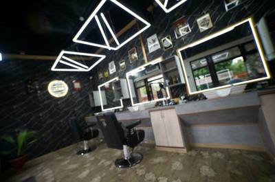 MR.BARBER (Мистер Барбер), барбершоп