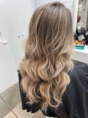 Яркий образ для Вас в студии красоты «Стиляги» со скидкой до 58%