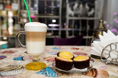 Взгляните на акции ниже