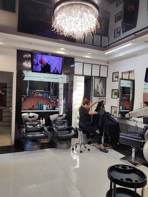 Услуги для волос в студии «Blondi» со скидкой до 69%!