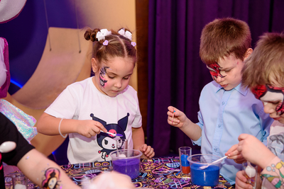 Удивите своего ребёнка и подарите незабываемые эмоции! Детское пространство «Дети в теме» дарит скидки до 50% на квест и проведение детских праздников!