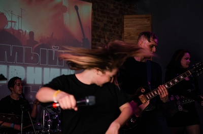 Время корпоратива! Как же без музыки? Настоящая энергия живого выступления группы «Те - самые» со скидкой до 42%