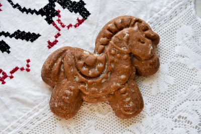 Ремесленный хлеб на закваске, авторские десерты, торты и выпечка — всё это Вы найдете в пекарне «Традиция»! 