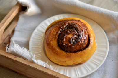 Ремесленный хлеб на закваске, авторские десерты, торты и выпечка — всё это Вы найдете в пекарне «Традиция»! 