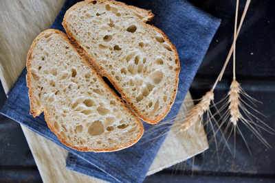 Ремесленный хлеб на закваске, авторские десерты, торты и выпечка — всё это Вы найдете в пекарне «Традиция»! 