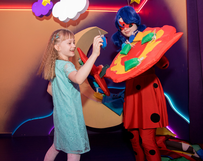 Удивите своего ребёнка и подарите незабываемые эмоции! Детское пространство «Дети в теме» дарит скидки до 50% на квест и проведение детских праздников! Удивите своего ребёнка и подарите незабываемые эмоции! Детское пространство «Дети в теме» дарит скидки до 50% на квест и проведение детских праздников!