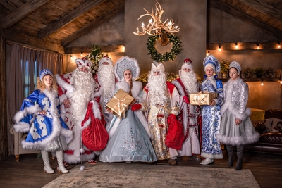 Погрузитесь в атмосферу праздника и волшебства с Дед Морозом и Снегурочкой со скидкой 50% от «Мастерской чудес»!