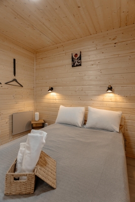 Незабываемый отдых в глэмпинге «Терруар»! Для Вас вкусные завтраки, посещение бани и банный чан со скидкой 44%