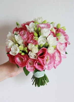 Свадебные прически, макияж, букеты