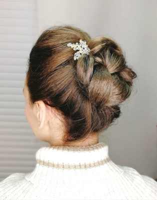 Свадебные прически, макияж, букеты