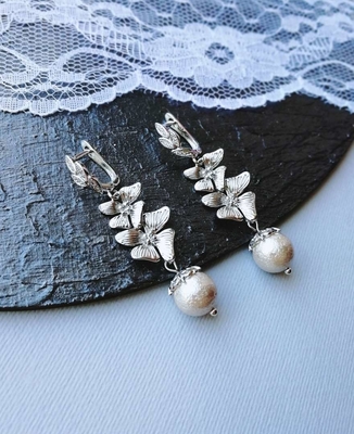 Свадебные прически, макияж, букеты