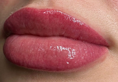 Вечная красота по невероятно низкой цене! Перманентный макияж от топового мастера INESSA со скидкой до 43%!