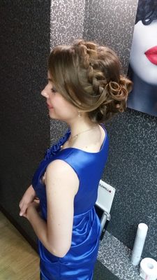 Кератиновое выпрямление волос, окрашивание, стрижки, услуги для бровей и ресниц в салоне «Венеция» со скидкой до 71%! Кератиновое выпрямление волос, окрашивание, стрижки, услуги для бровей и ресниц в салоне «Венеция» со скидкой до 71%!