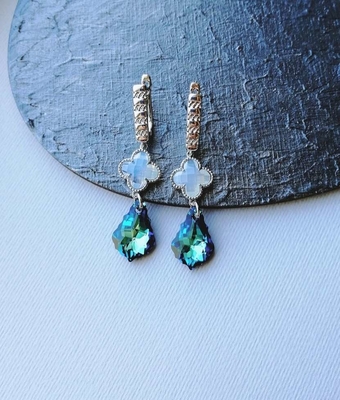 Свадебные прически, макияж, букеты