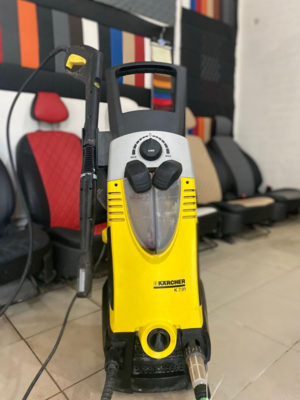 Профессиональная химчистка автомобиля со скидкой 30% от компании «Дом чехлов»! 