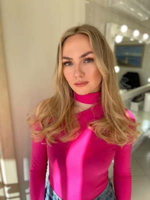 В салоне красоты «Венера» Вам сделают шикарное окрашивание, красивые ногти, брови и прическу со скидкой до 57%!