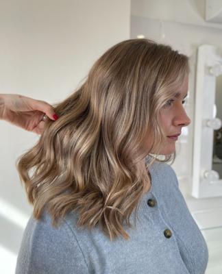 В салоне красоты «Венера» Вам сделают шикарное окрашивание, красивые ногти, брови и прическу со скидкой до 57%!