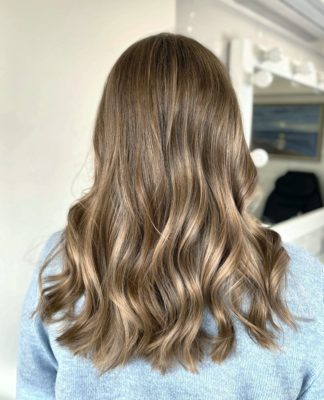 В салоне красоты «Венера» Вам сделают шикарное окрашивание, красивые ногти, брови и прическу со скидкой до 57%!