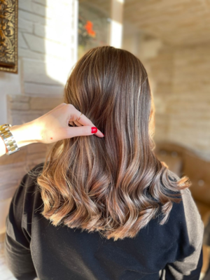 В салоне красоты «Венера» Вам сделают шикарное окрашивание, красивые ногти, брови и прическу со скидкой до 57%!