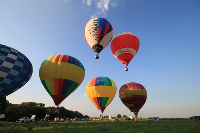 Для любителей острых ощущений и красивых видов! Клуб воздухоплавателей «Aeroquest» дарит скидки до 50% на полет на воздушном шаре! Для любителей острых ощущений и красивых видов! Клуб воздухоплавателей «Aeroquest» дарит скидки до 50% на полет на воздушном шаре!