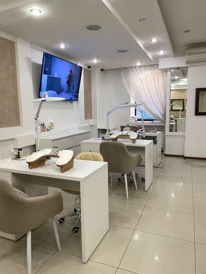 Royal Nails (Роял Нэилс), студия маникюра