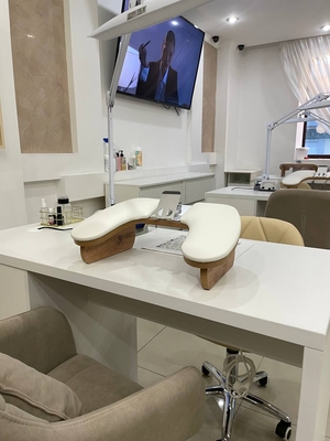 Royal Nails (Роял Нэилс), студия маникюра