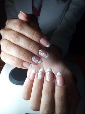 Флер, кабинет по ногтям и бровям на 9 мая