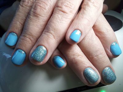 Флер, кабинет по ногтям и бровям на 9 мая