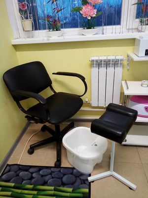 Флер, кабинет по ногтям и бровям на 9 мая